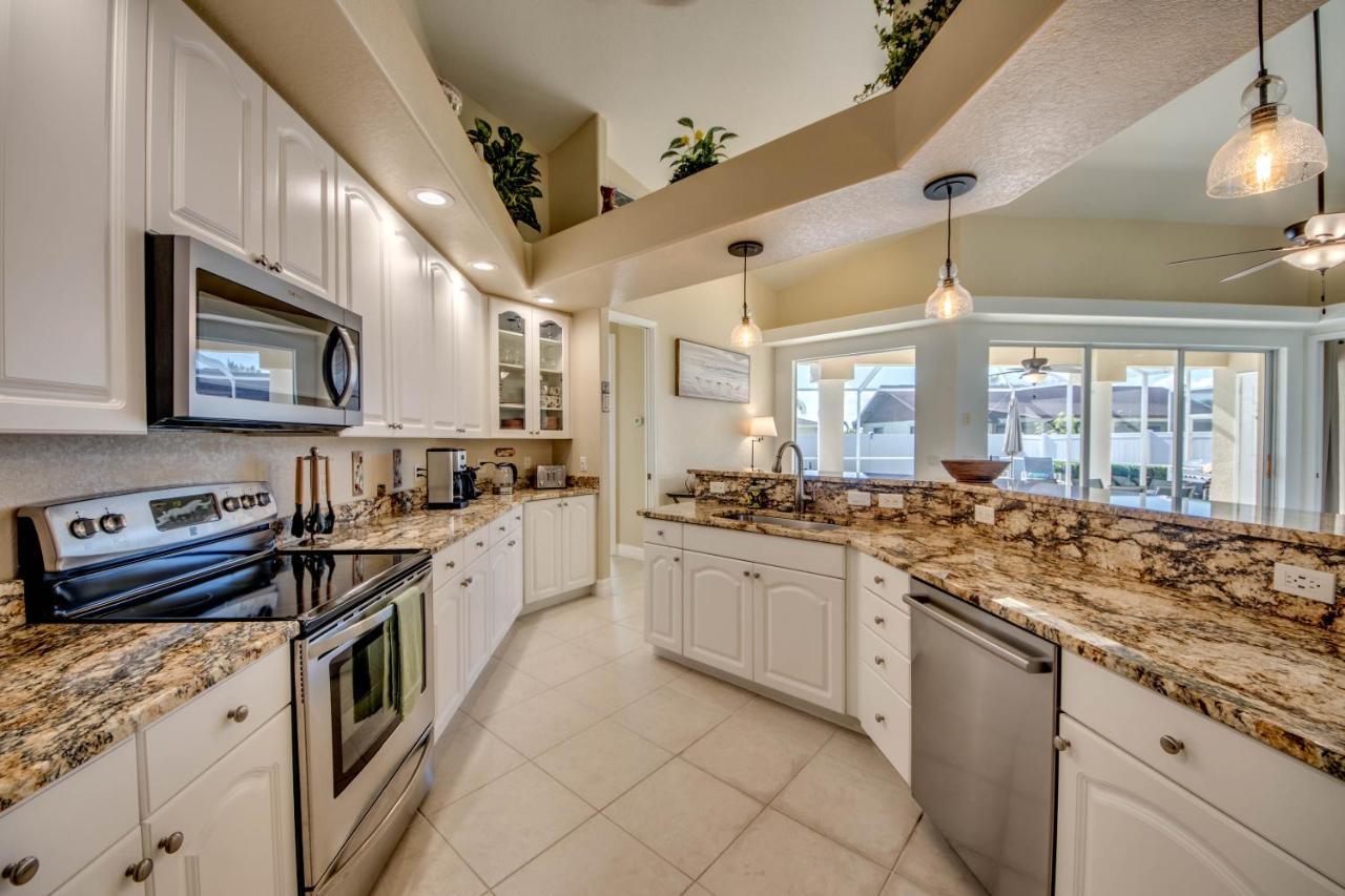 Villa-Haze, Lots Of Privacy, Solar & Electric Heated Pool And Spa Cape Coral Exteriör bild