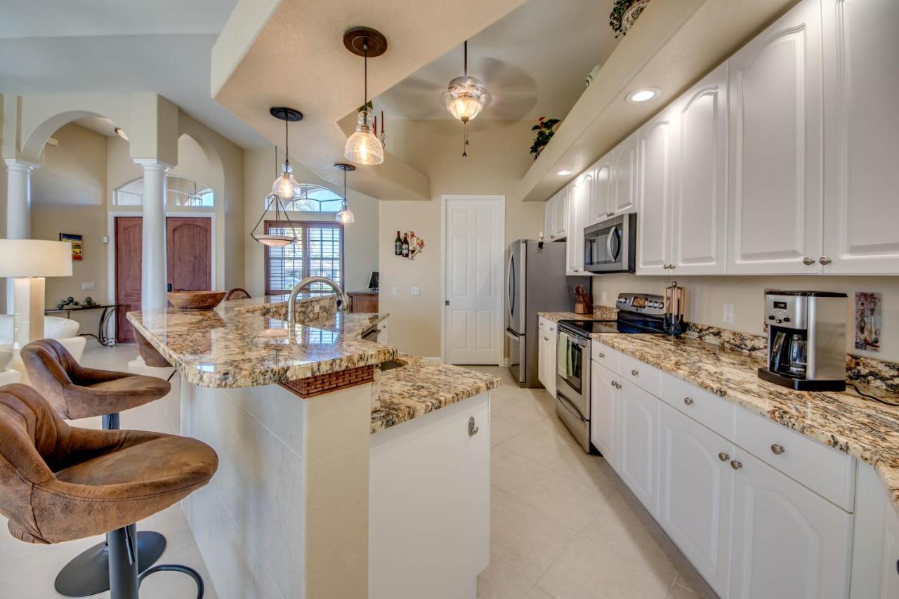 Villa-Haze, Lots Of Privacy, Solar & Electric Heated Pool And Spa Cape Coral Exteriör bild