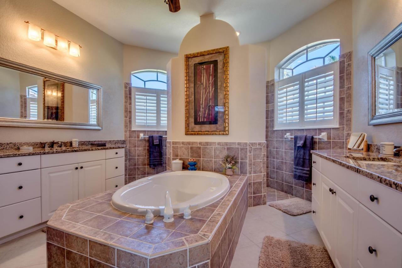 Villa-Haze, Lots Of Privacy, Solar & Electric Heated Pool And Spa Cape Coral Exteriör bild